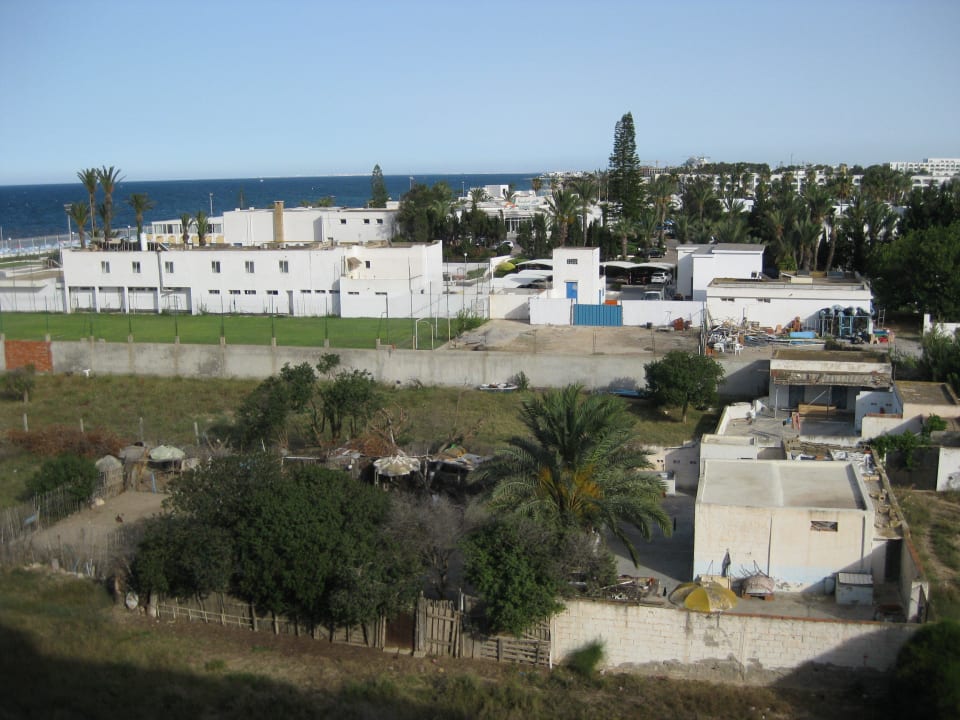 Blick nach Süden :-( Hotel El Mouradi Palm Marina