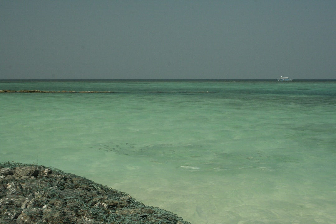 Strand mit tollem Außenriff Summer Island Maldives