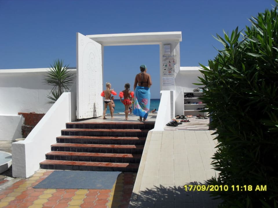 Durchgang zum Strand El Mehdi Beach Resort