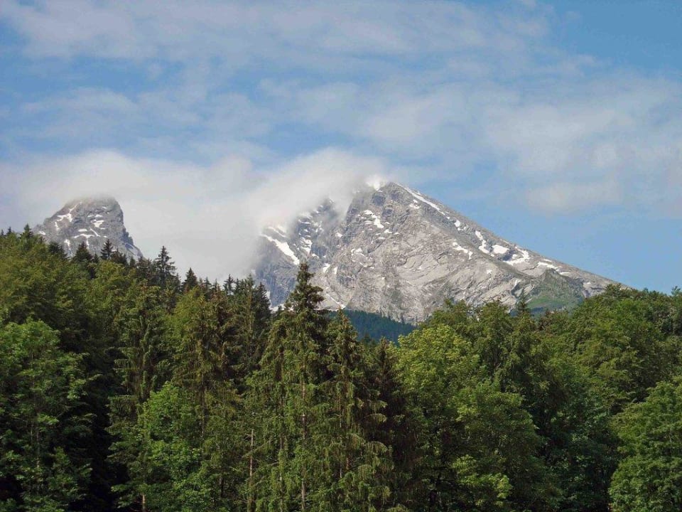 Blick auf den Watzmanngipfel Alm- & Wellnesshotel Alpenhof