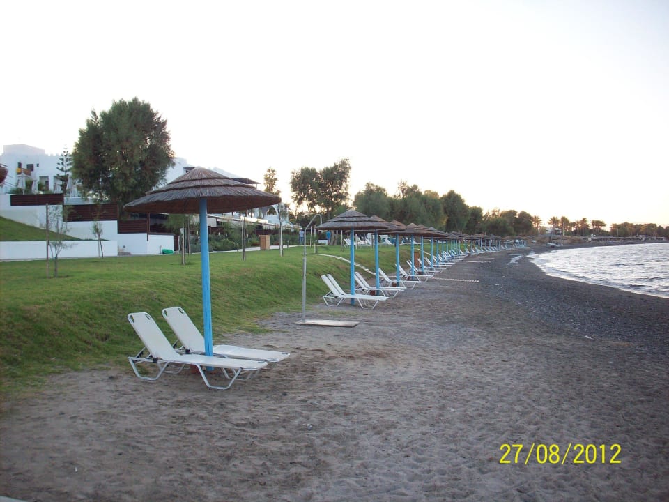 Steiniger, grobkörniger Sand TUI BLUE Oceanis Beach and Spa Resort