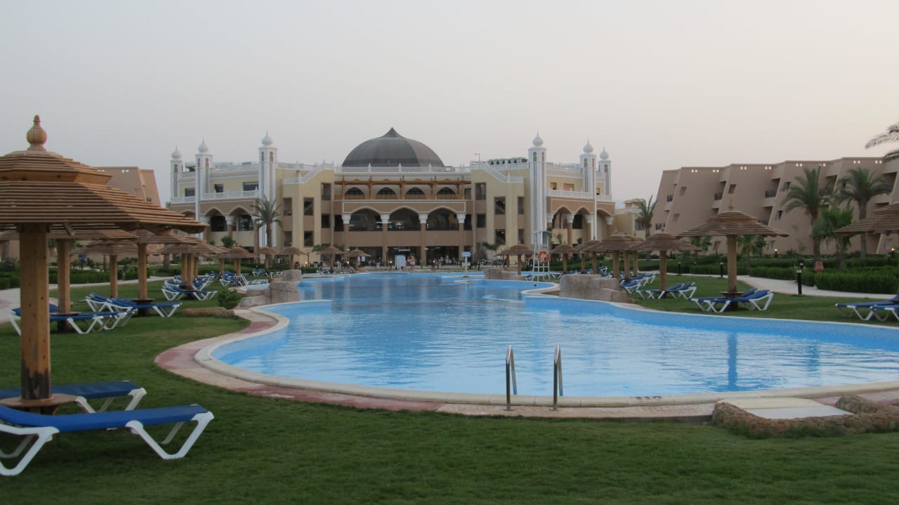 Basen Jasmine Palace Resort & Spa