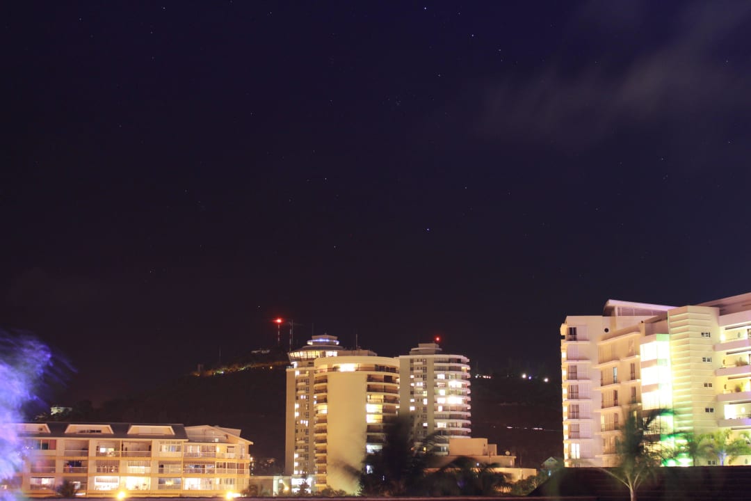Bei Nacht  Hotel Le Lagon
