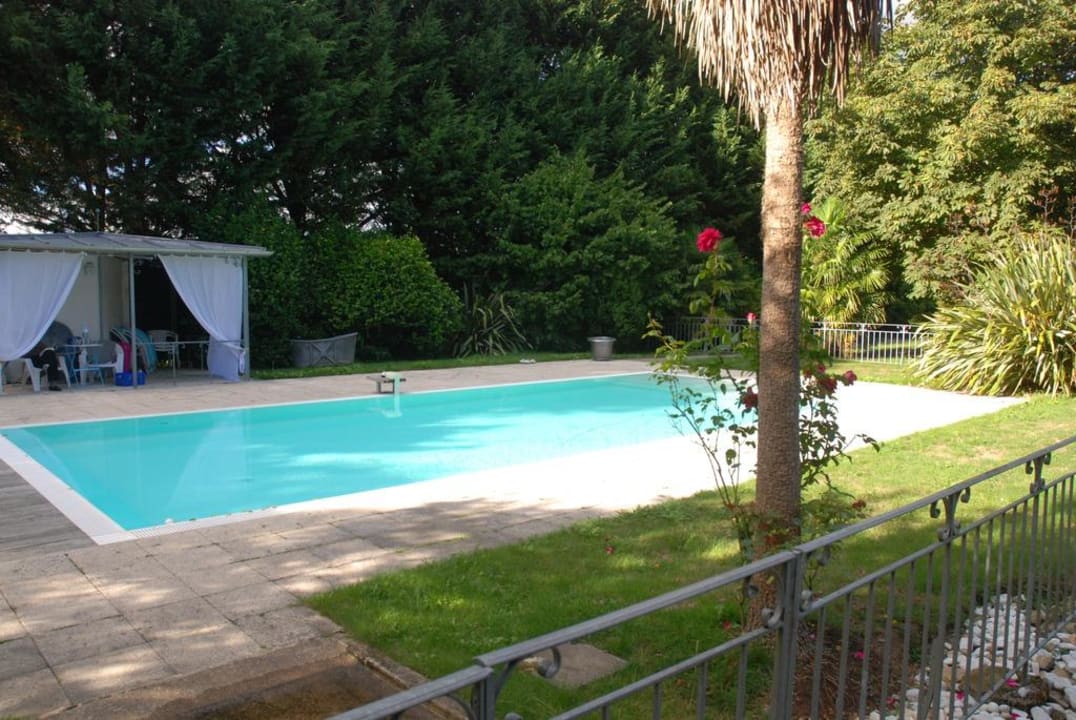Pool Hotel Chateau De Kerlarec