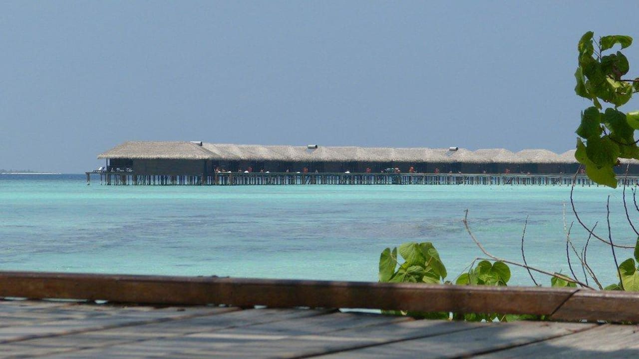 Blick vom Anleger in Richtung Watervillen Filitheyo Island Resort