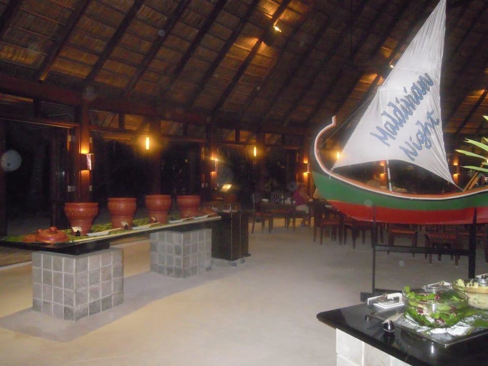 Buffet am Maledivischen Abend Meeru Maldives Resort Island