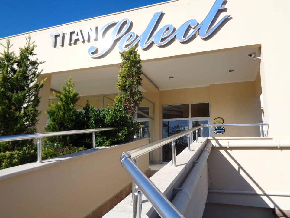 Eingang Solivia Hotel