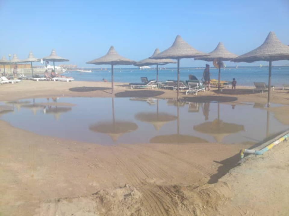 Strand direkt nach dem Regen Giftun Azur Resort