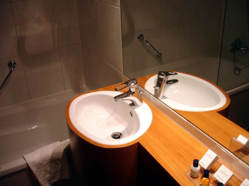 Mini-Bad mit 4m² Doubletree by Hilton Rotterdam Centre