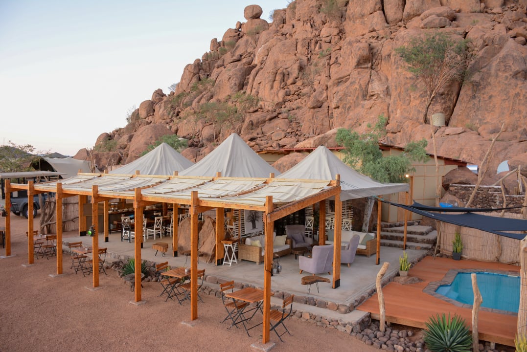 Außenansicht Twyfelfontein Adventure Camp