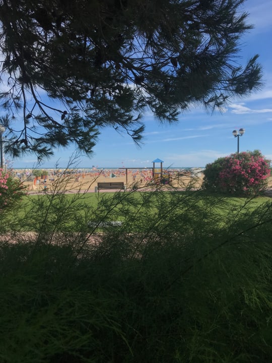 Strand Aparthotel Holiday