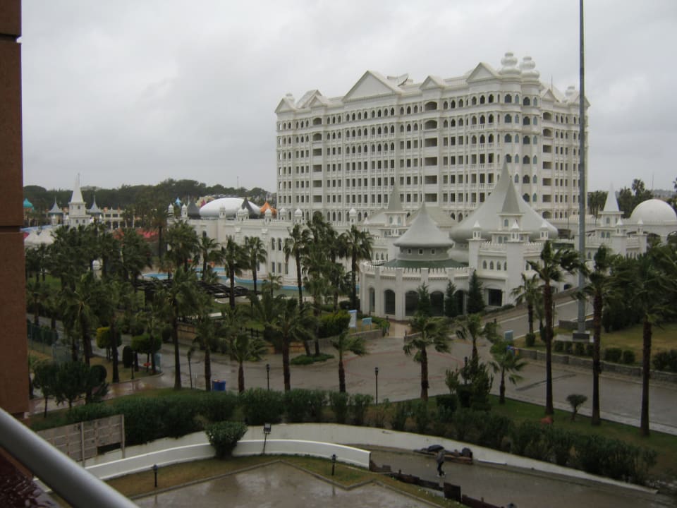 Blick vom Balkon aufs Fulya Kamelya Collection Selin Hotel