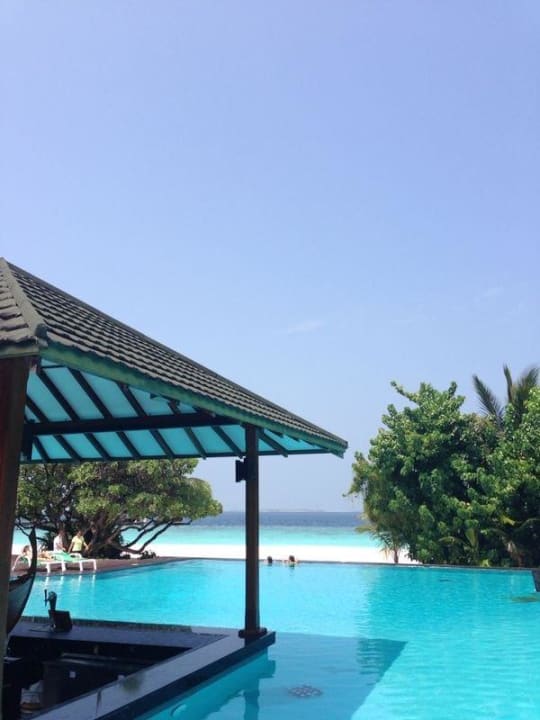 Pool-Aussicht zum Strand Adaaran Select Meedhupparu Island Resort - Premium All Inclusive