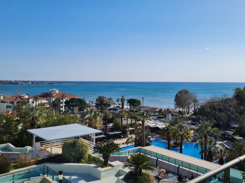 Strand Side Star Elegance