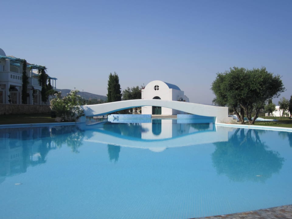 Pool mit Insel Atrium Prestige Thalasso Spa Resort & Villas