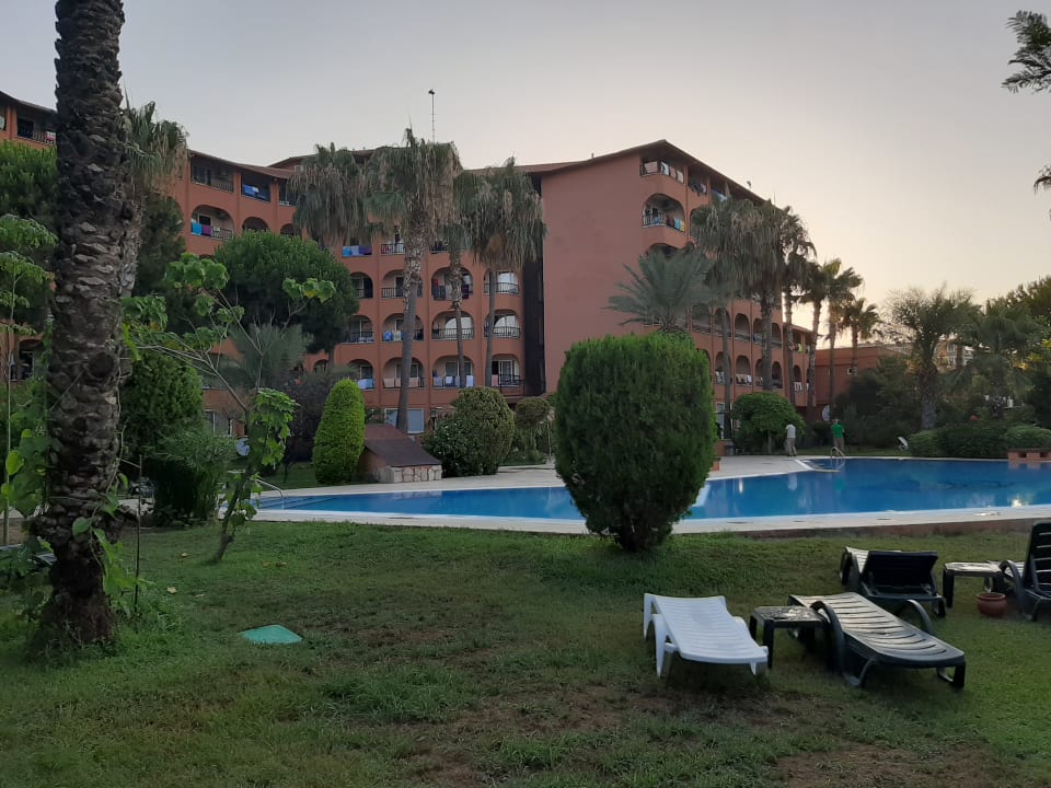 Außenansicht Club Turtas Beach Hotel