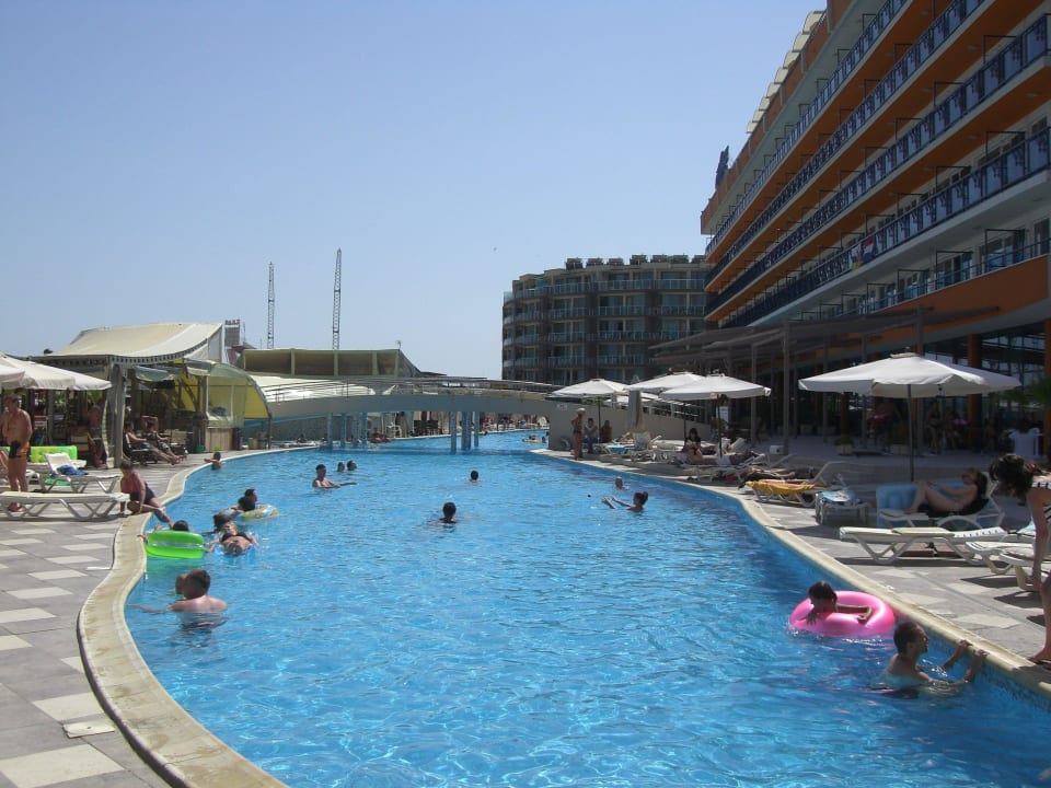 Pool Hotel Glarus Beach