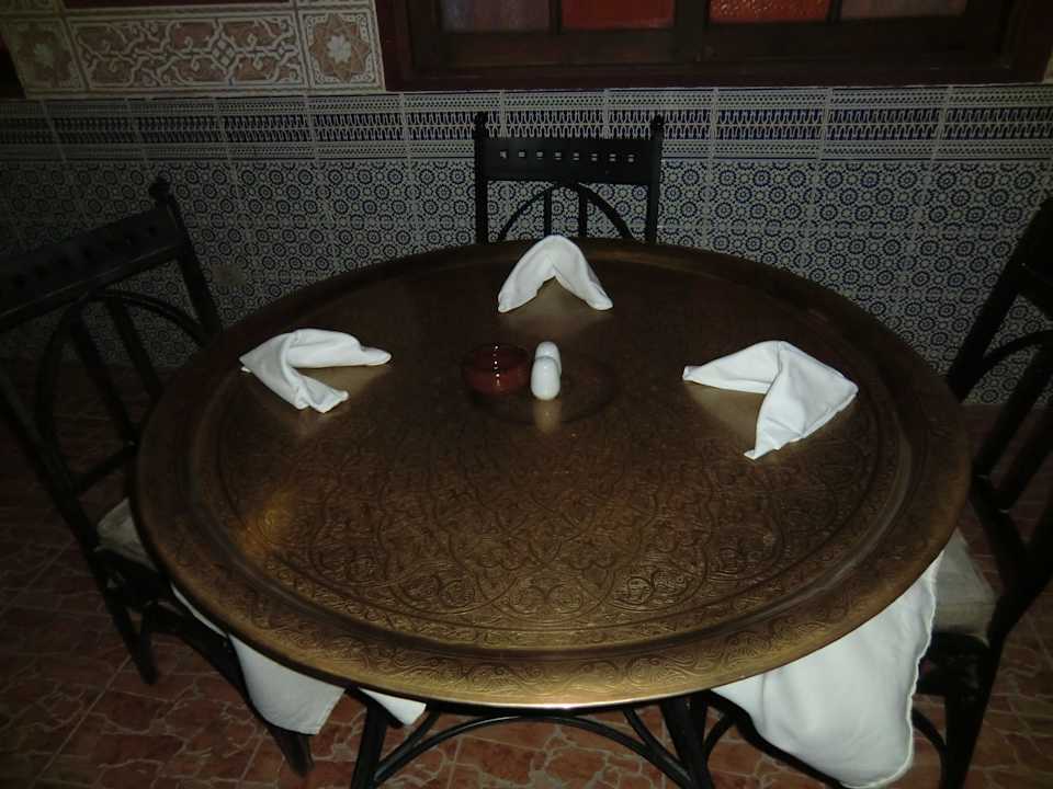 Tisch Pickalbatros Alf Leila Wa Leila Resort - Neverland Hurghada