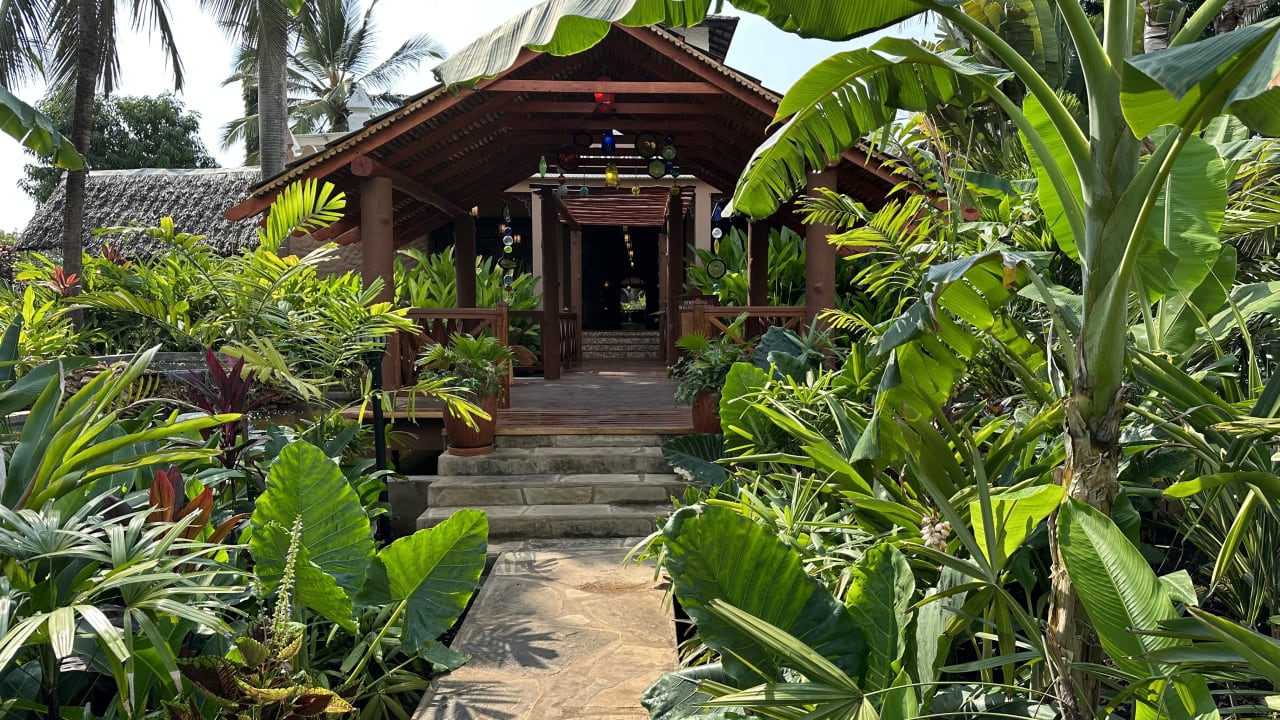 Gartenanlage Hotel Pinewood Beach Resort & Spa