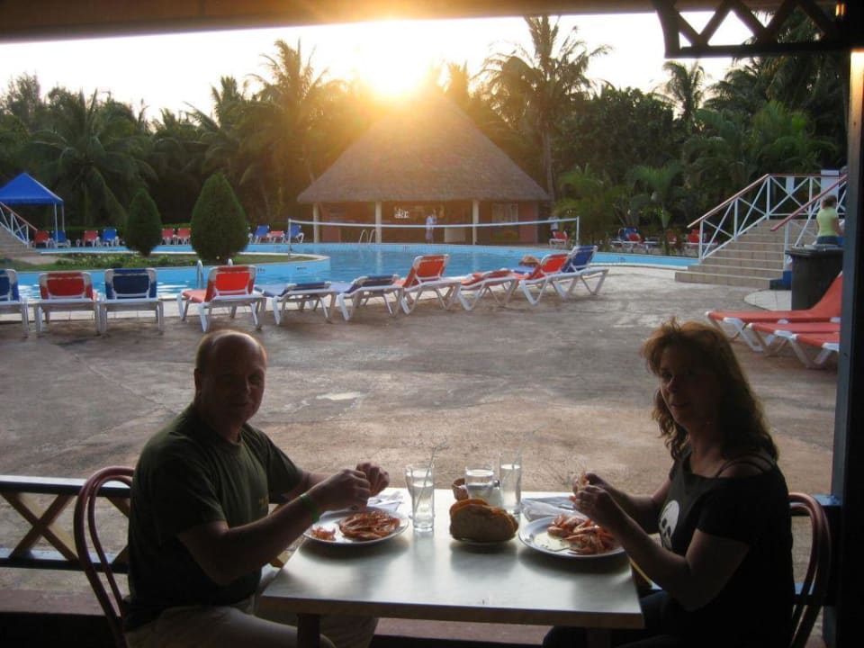 Abendstimmung und Essen mit Ruhe Hotel Brisas del Caribe