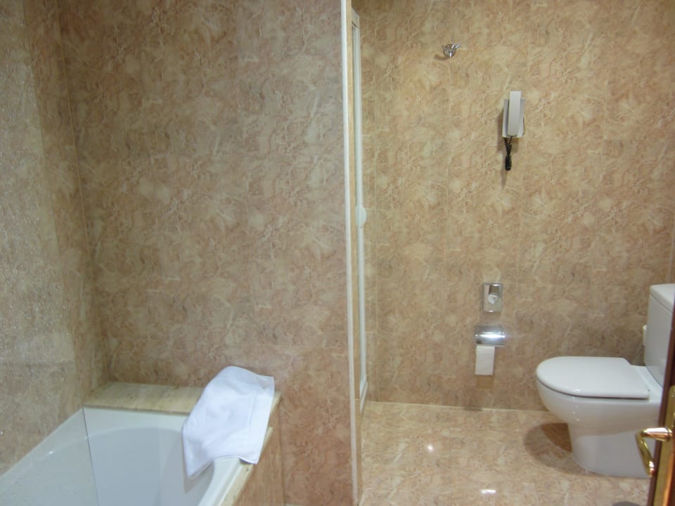 Baño / bathroom Hotel Vincci Ciudad de Salamanca