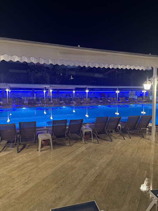 Pool Ramada Resort by Wyndham Side