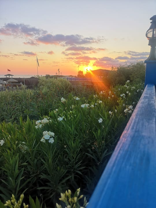 Strand Starlight Resort Hotel