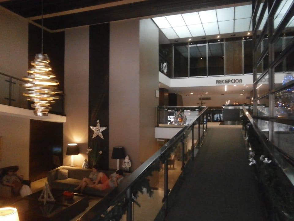 Lobby Hotel Grand King