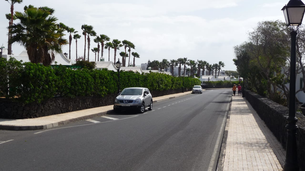 Straße zwischen den beiden Bereichen Hotel Hyde Park Lane