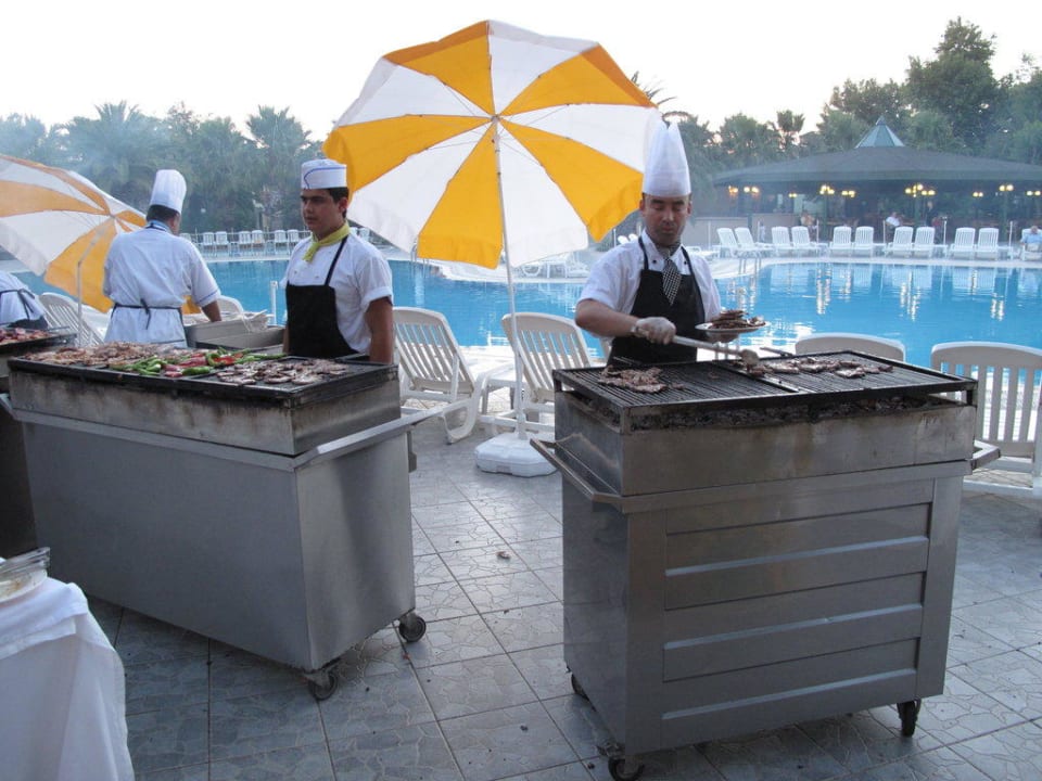 Buffet VONRESORT Golden Beach