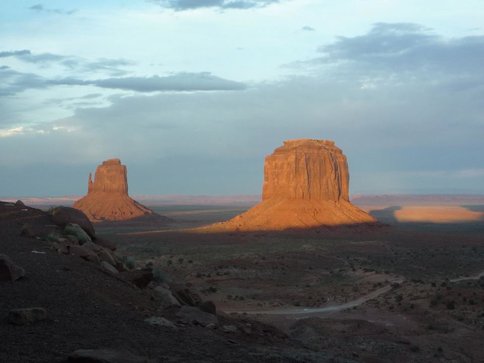 Aussicht vom Hotelzimmer am abend The View Hotel
