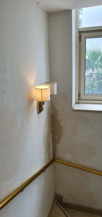 Zimmer Well Palace Side