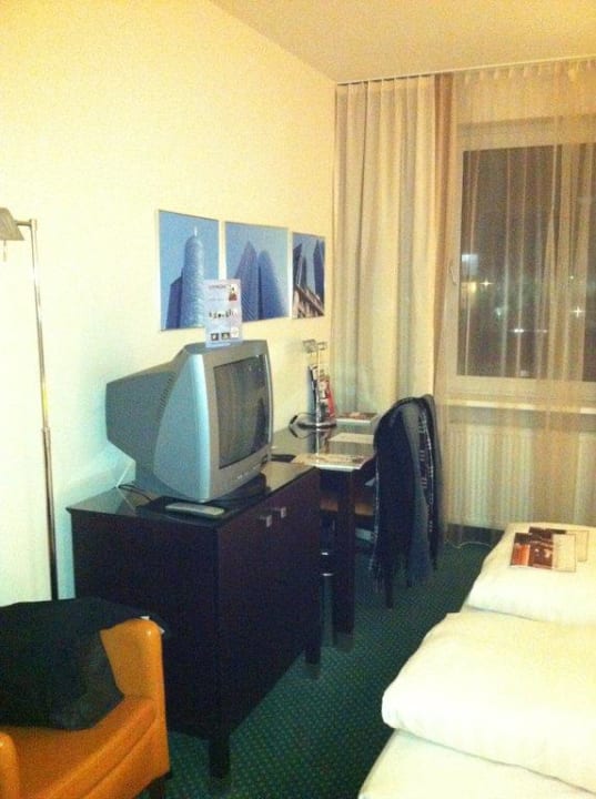 Blick ins Zimmer Fleming's Conference Hotel Frankfurt