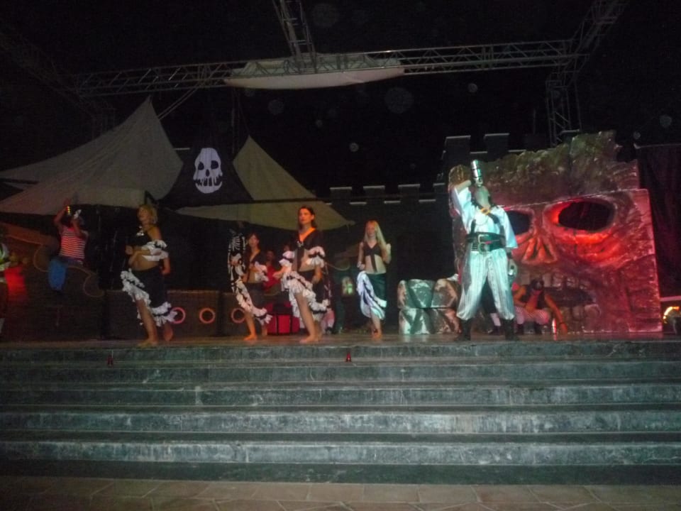 Super Piratenshow! Miramare Queen Hotel
