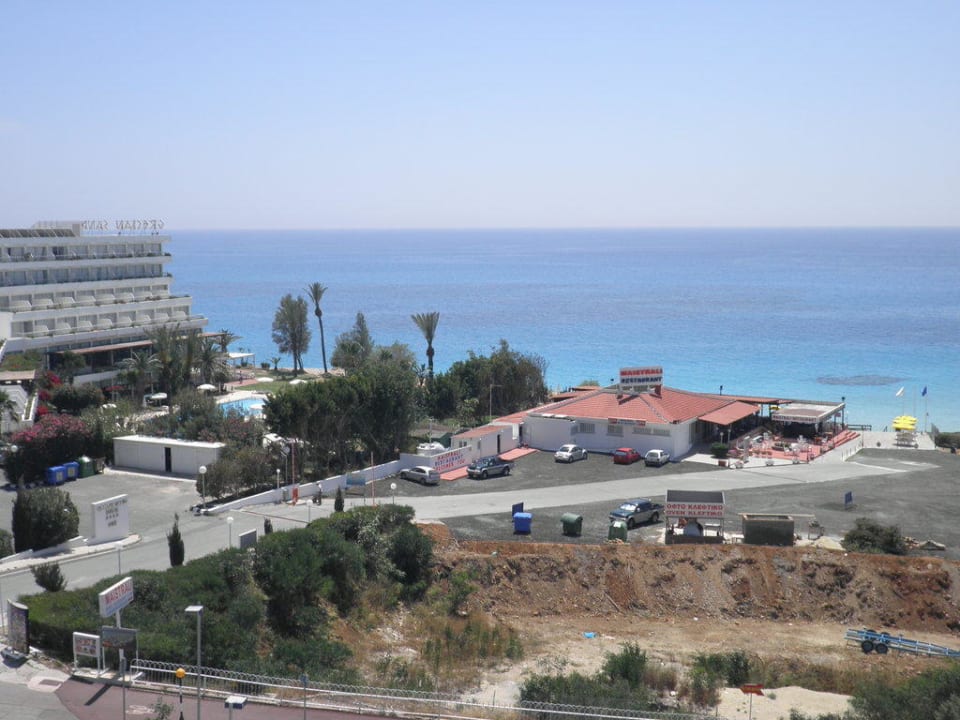 Blick vom Balkon Napa Mermaid Hotel & Suites