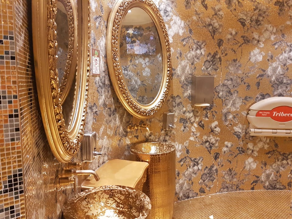 Sonstiges Azura Deluxe Resort & Spa Hotel