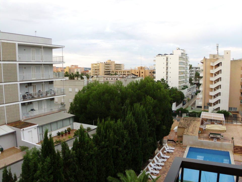 Blick aus Nr. 412 auf den Bierkönig Aparthotel Pabisa Orlando