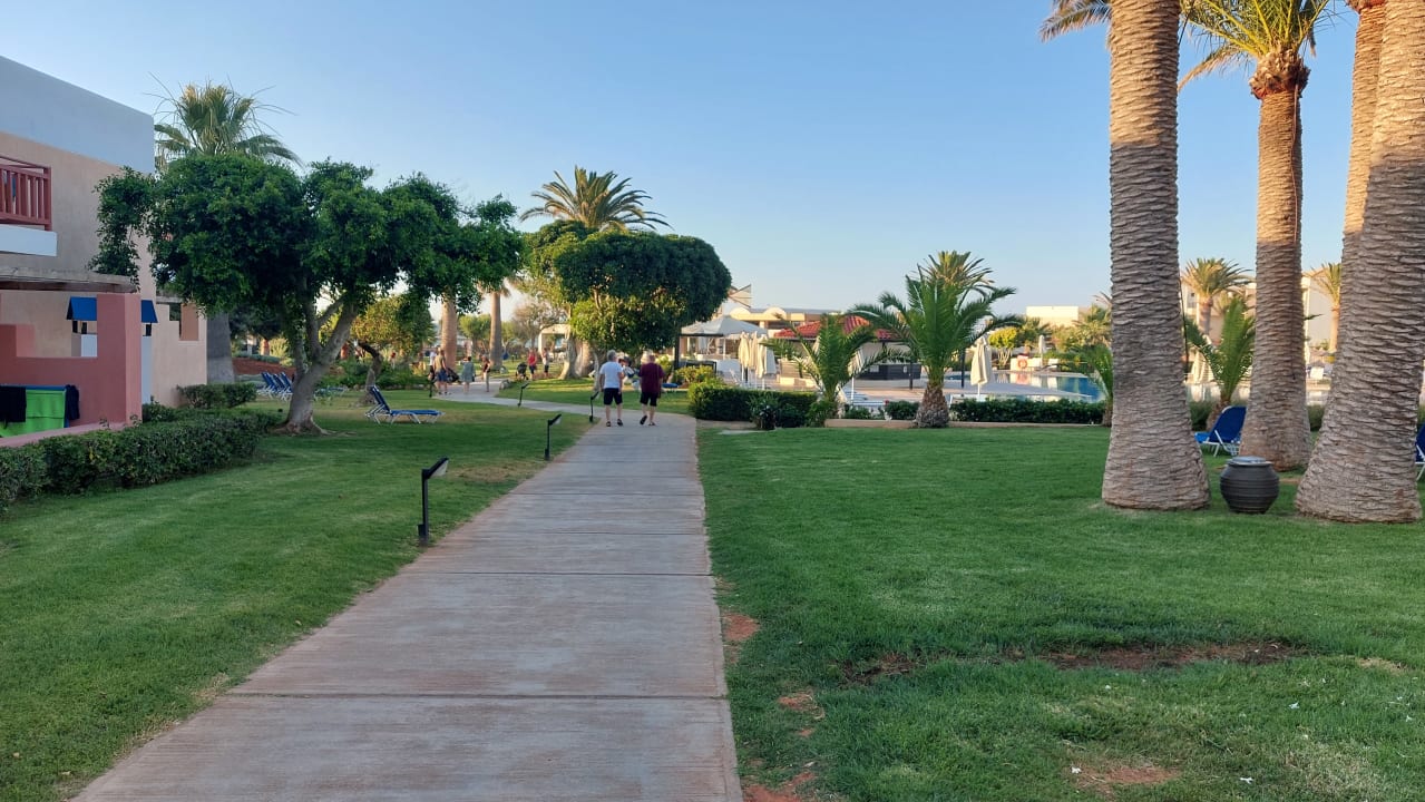 Gartenanlage Anissa Beach & Village