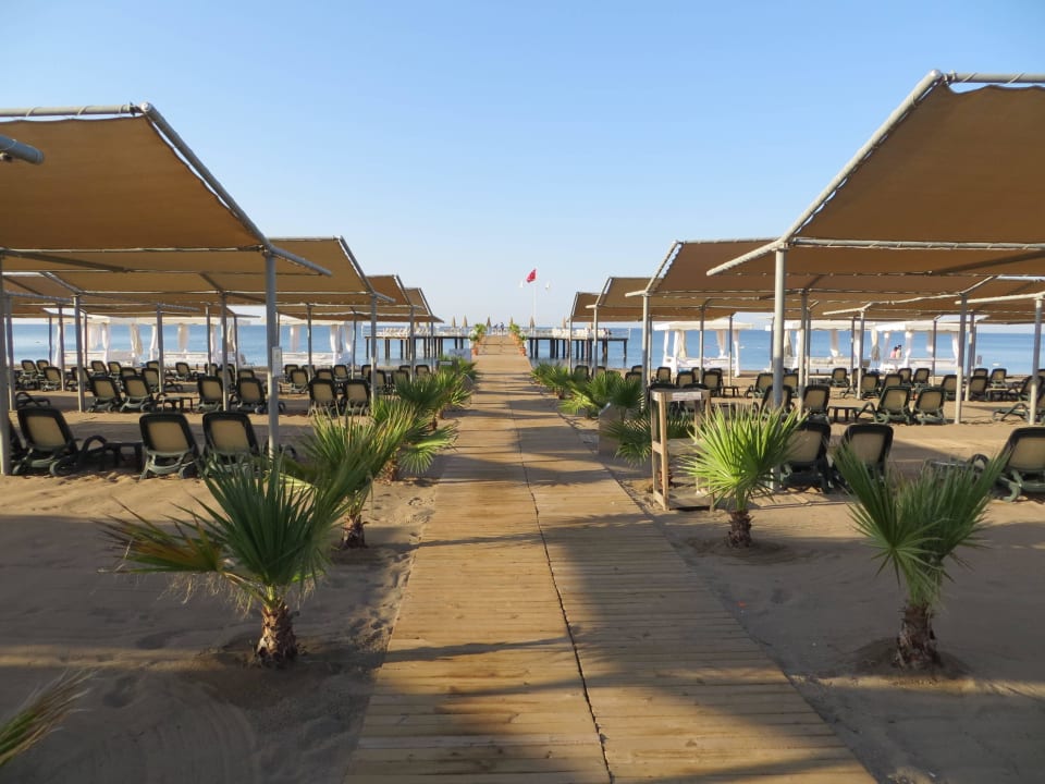 Weg zum Strand Royal Wings Hotel