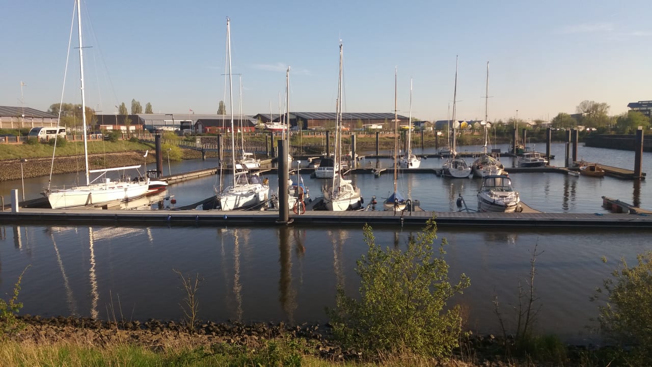 Ausblick elaya hotel hamburg finkenwerder