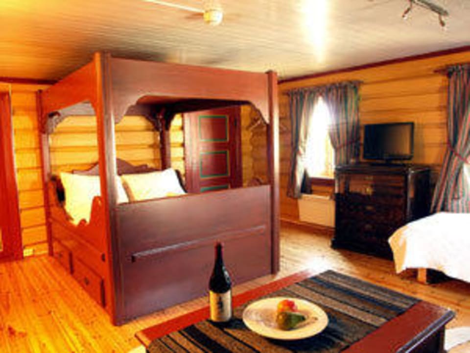 The yellow room Hotel Nordre Ekre Farm