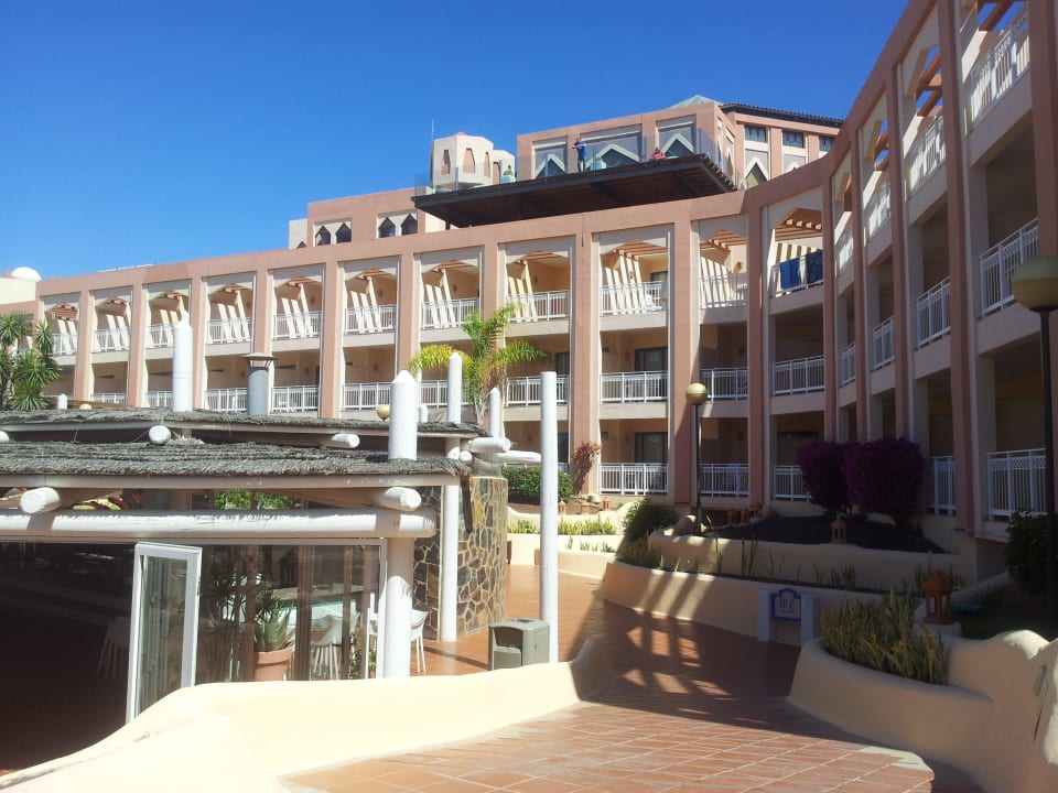 Poolbar und Hotel H10 Playa Esmeralda - Adults only