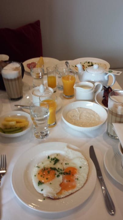 Frühstück Hotel Vier Jahreszeiten Starnberg