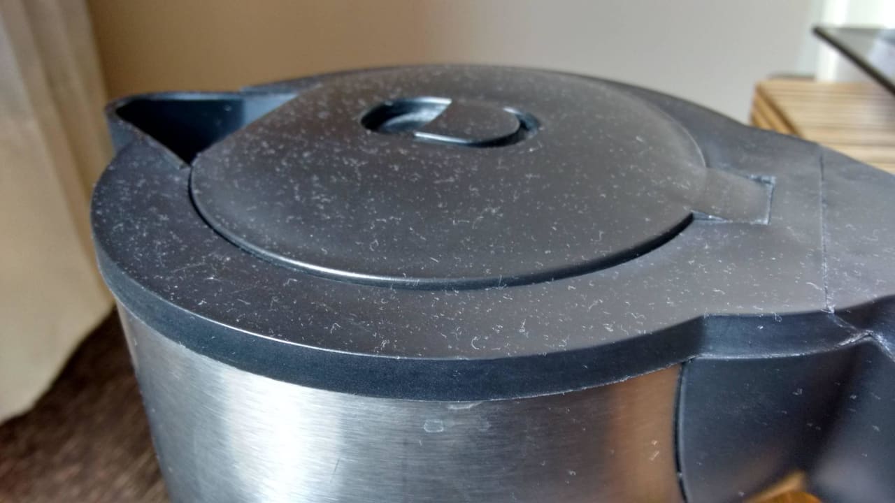 Länger kein Staub gewischt! Mövenpick Hotel Amsterdam City Centre