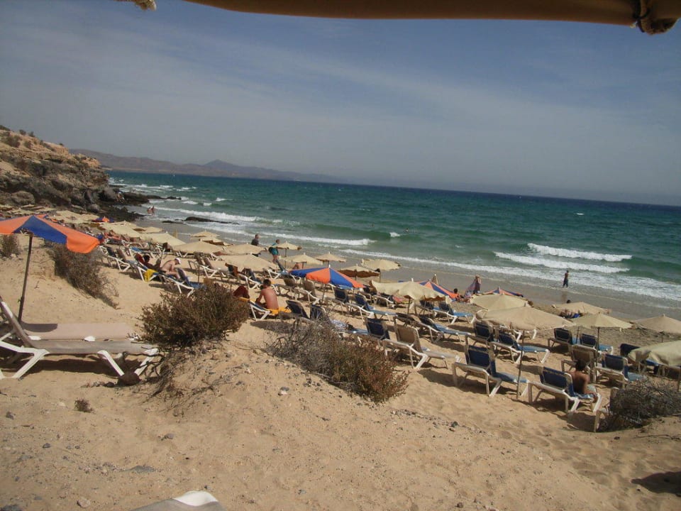 Strand bei Hotel H10 Playa Esmeralda - Adults only