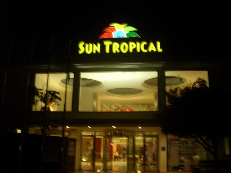 Eingang Hotel THB Tropical Island