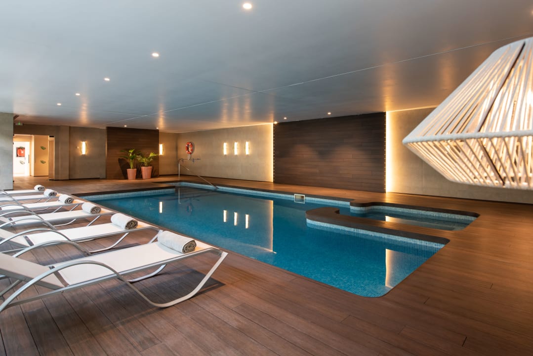 Pool Valentin Reina Paguera