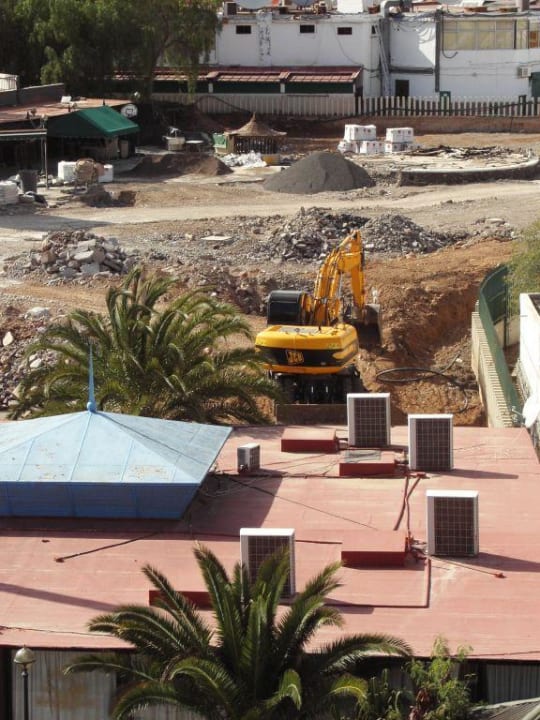 Baustelle neben dem Hotel über die Strasse LABRANDA Marieta - Adults only