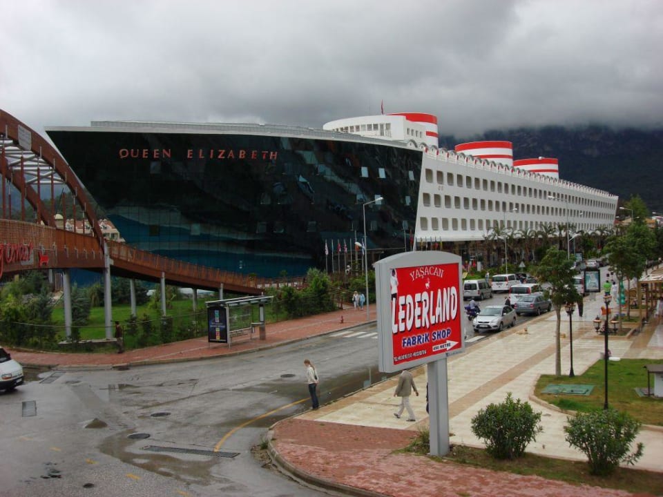 Queen Elizabeth Transatlantik Hotel & SPA