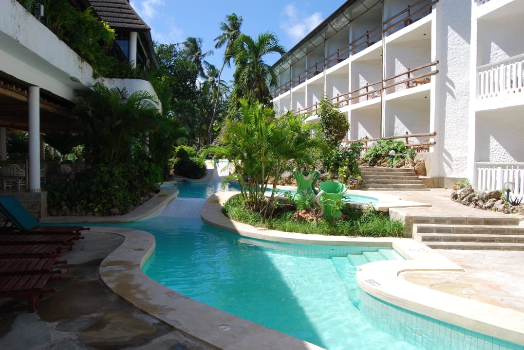 Pool Hotel Traveller's Club